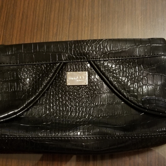 Clutch - Picture 1 of 3